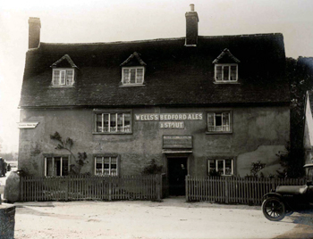 The Off-Licence at 1 Church Street Stevington about 1920 [WL800/1]